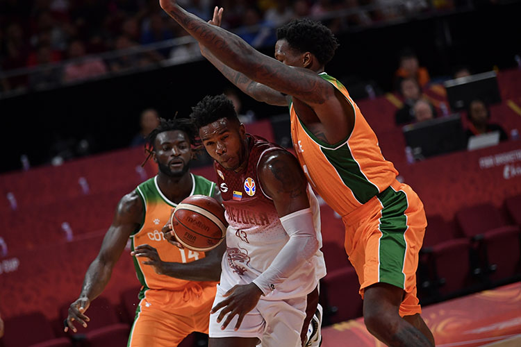 科特迪瓦篮球队勇夺胜利晋级 科特迪瓦篮球队勇夺胜利晋级