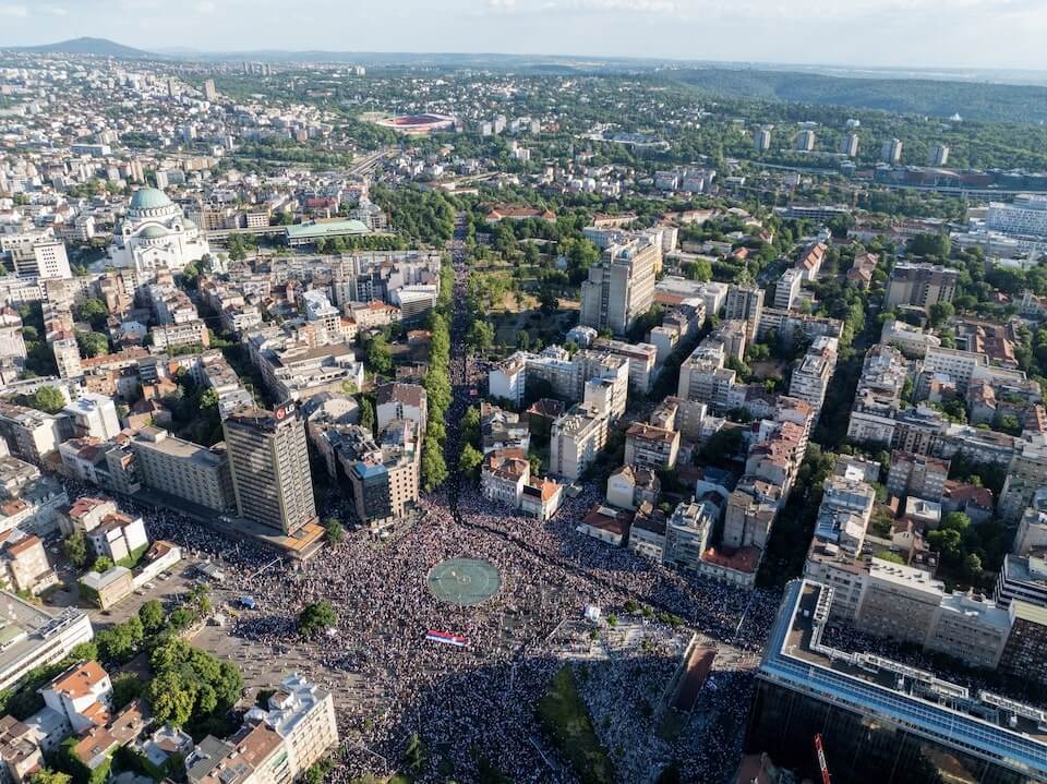 塞尔维亚以 塞尔维亚以