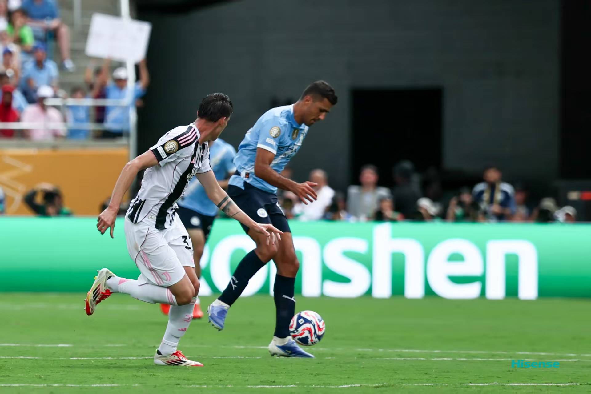 法国巴黎球队憾负曼城,错失决赛! 法国巴黎球队憾负曼城,错失决赛!