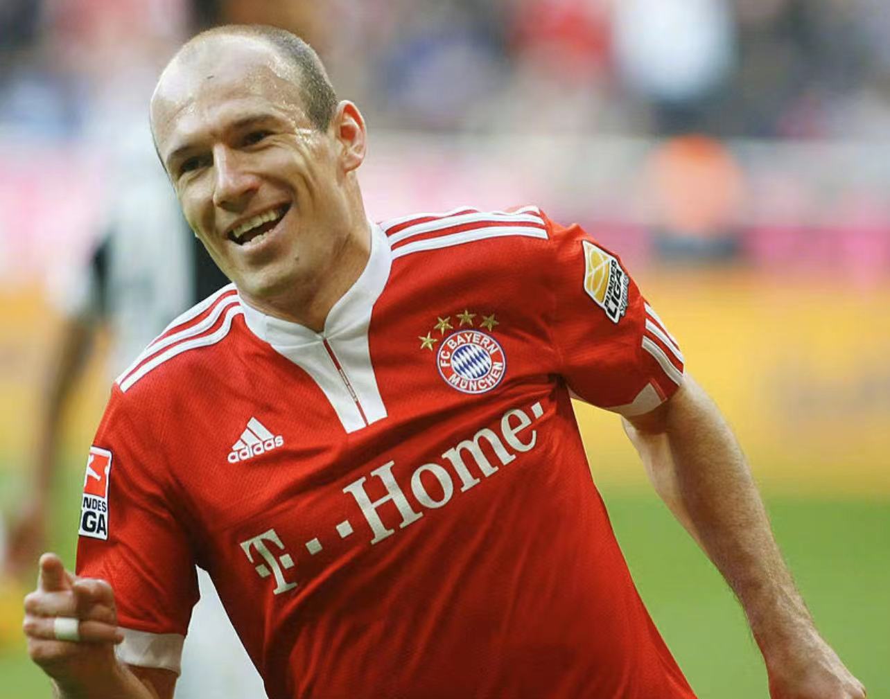 关于加拿大强势阿森纳，罗本高光表现的信息