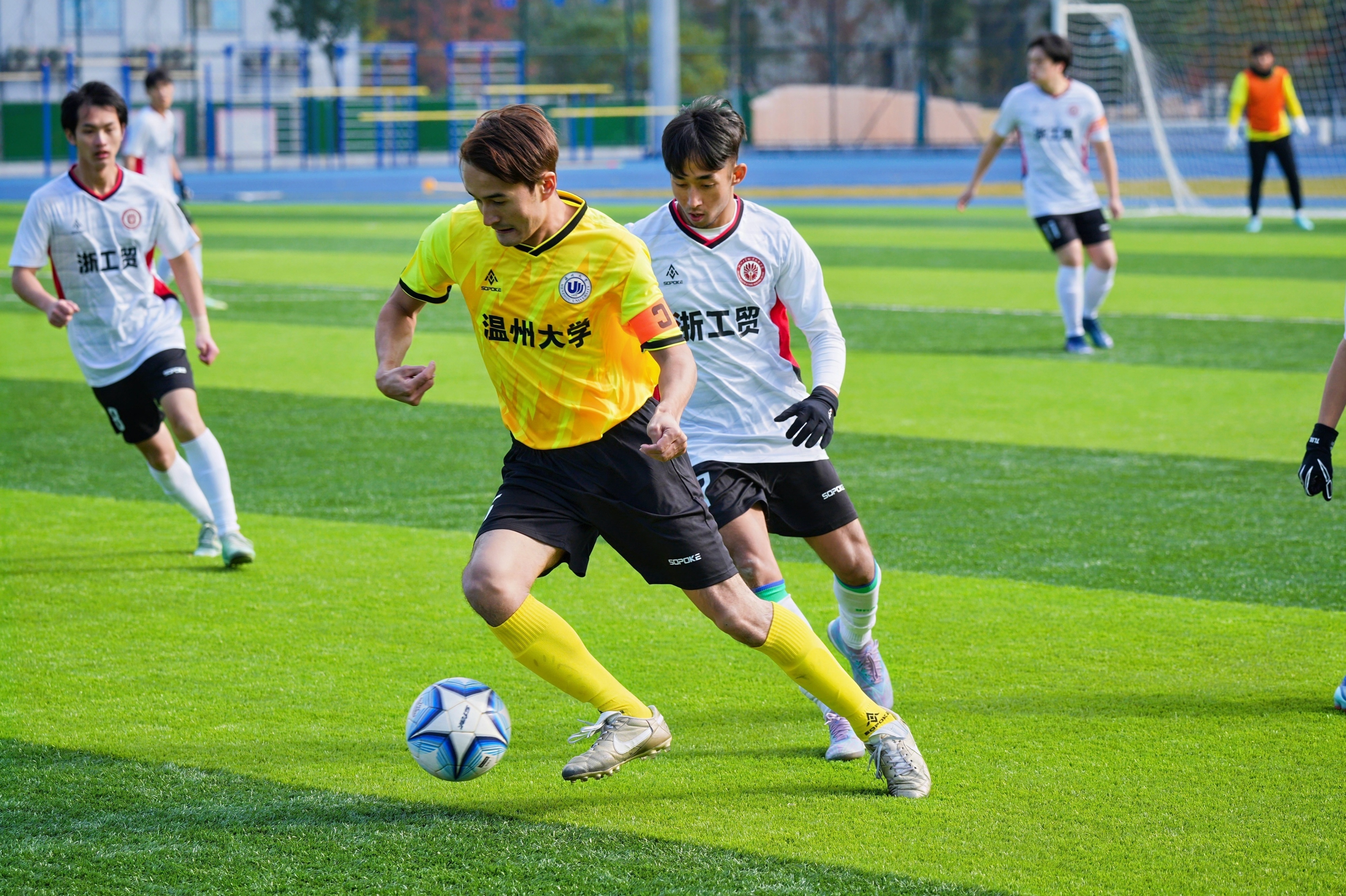 球员技术展现个性,比赛场上风云突变的简单介绍 球员技术展现个性,比赛场上风云突变的简单介绍